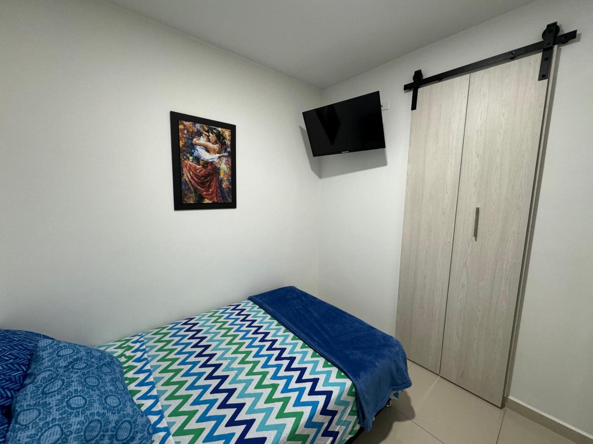 Apartamento 204 Amoblado&tequendama 2 2 Baños Acs *