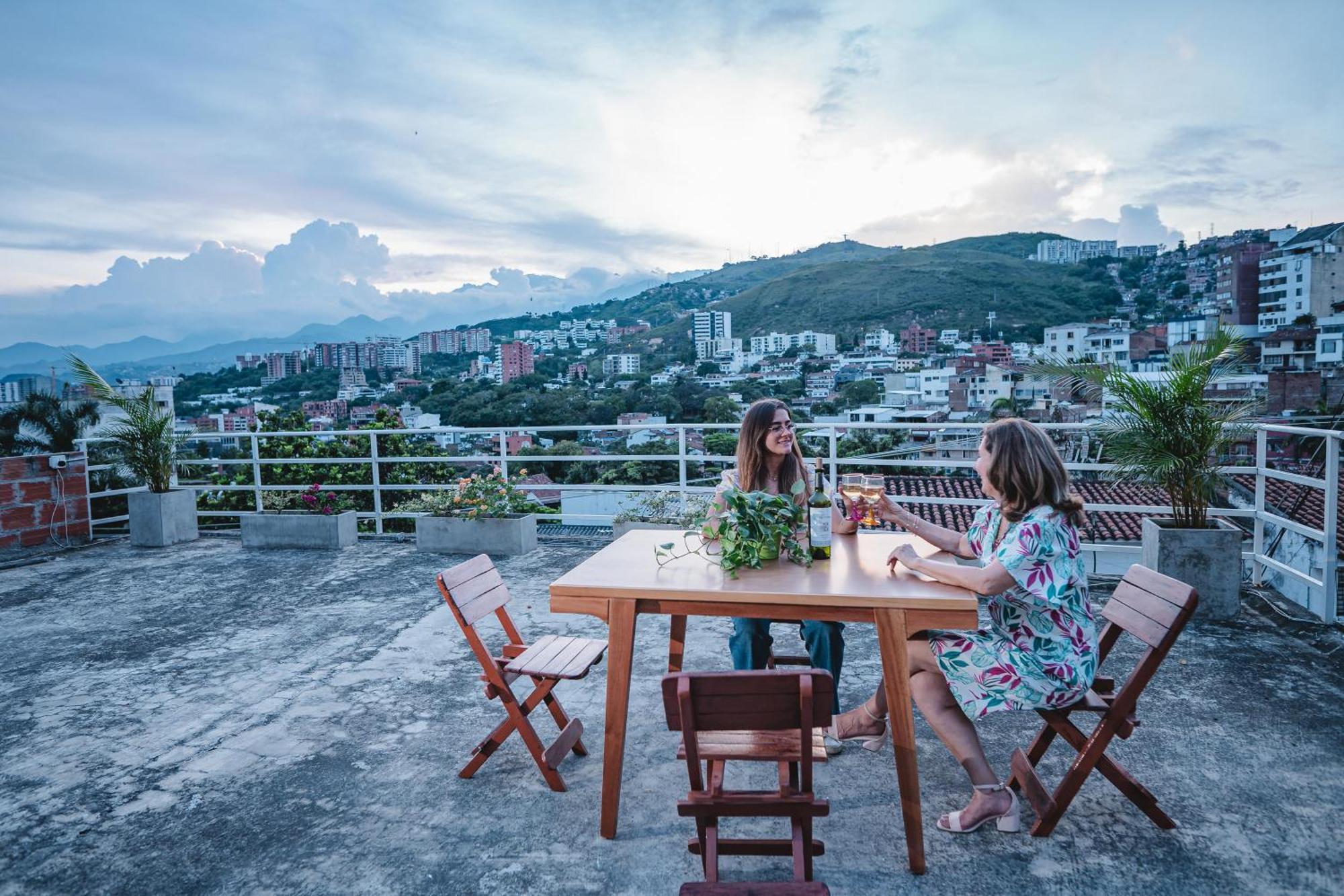 Flora New & Beautiful With Rooftop Apartamento