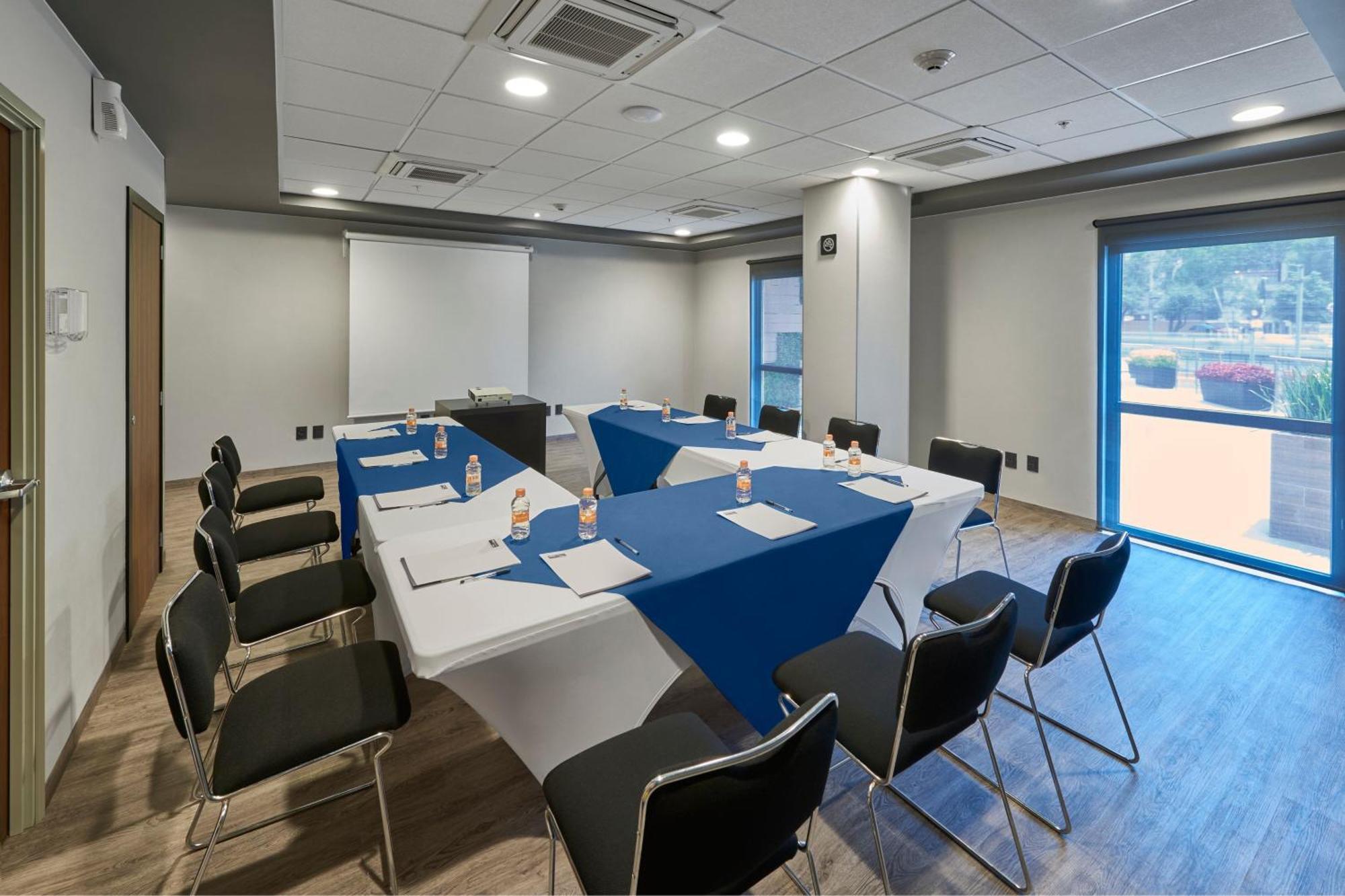 Hotel Express By Marriott Colombia Cali