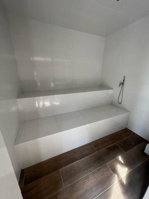Apartamento Hermoso Apto En El Oeste De 503 *