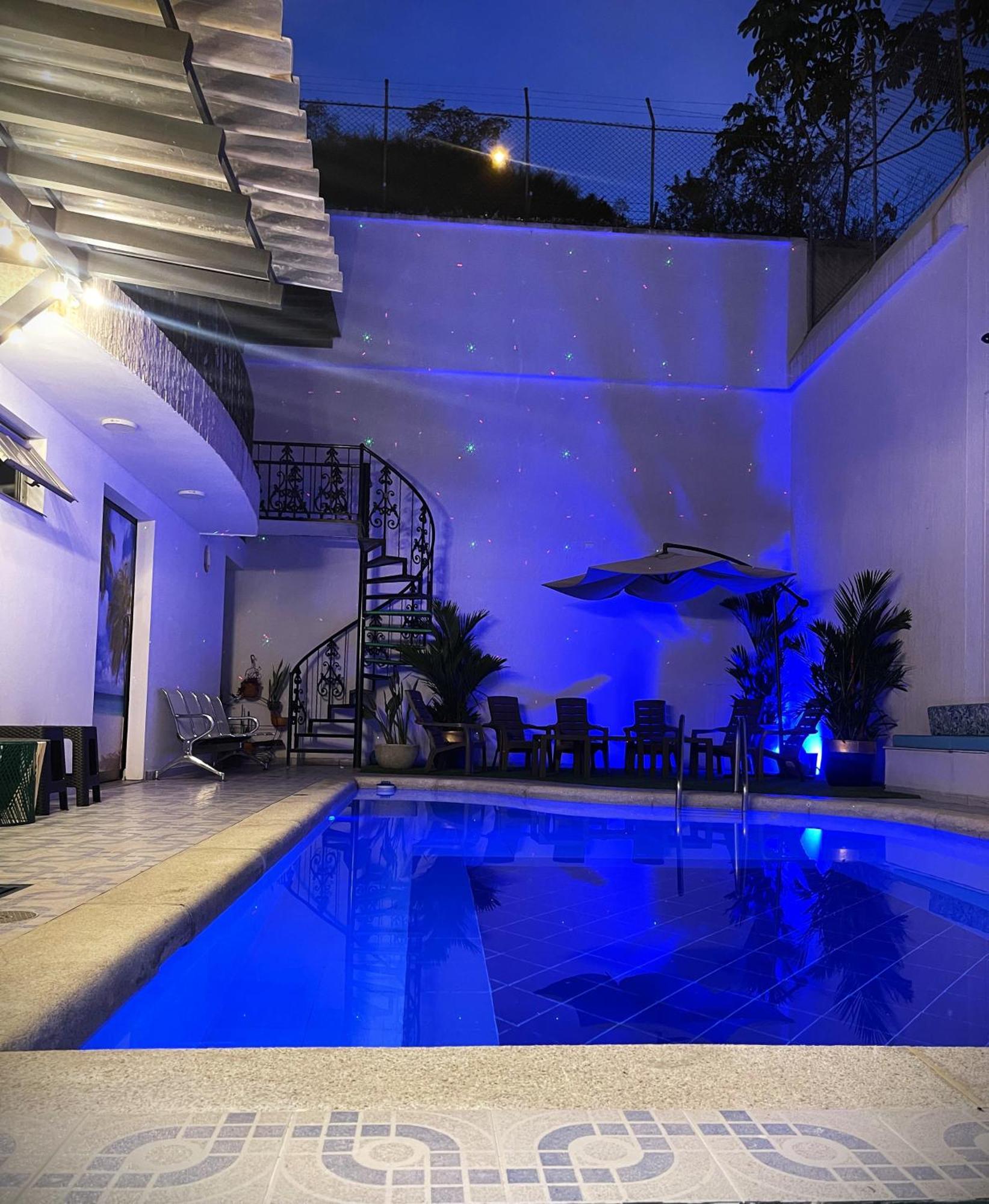 The View & Lounge Cali