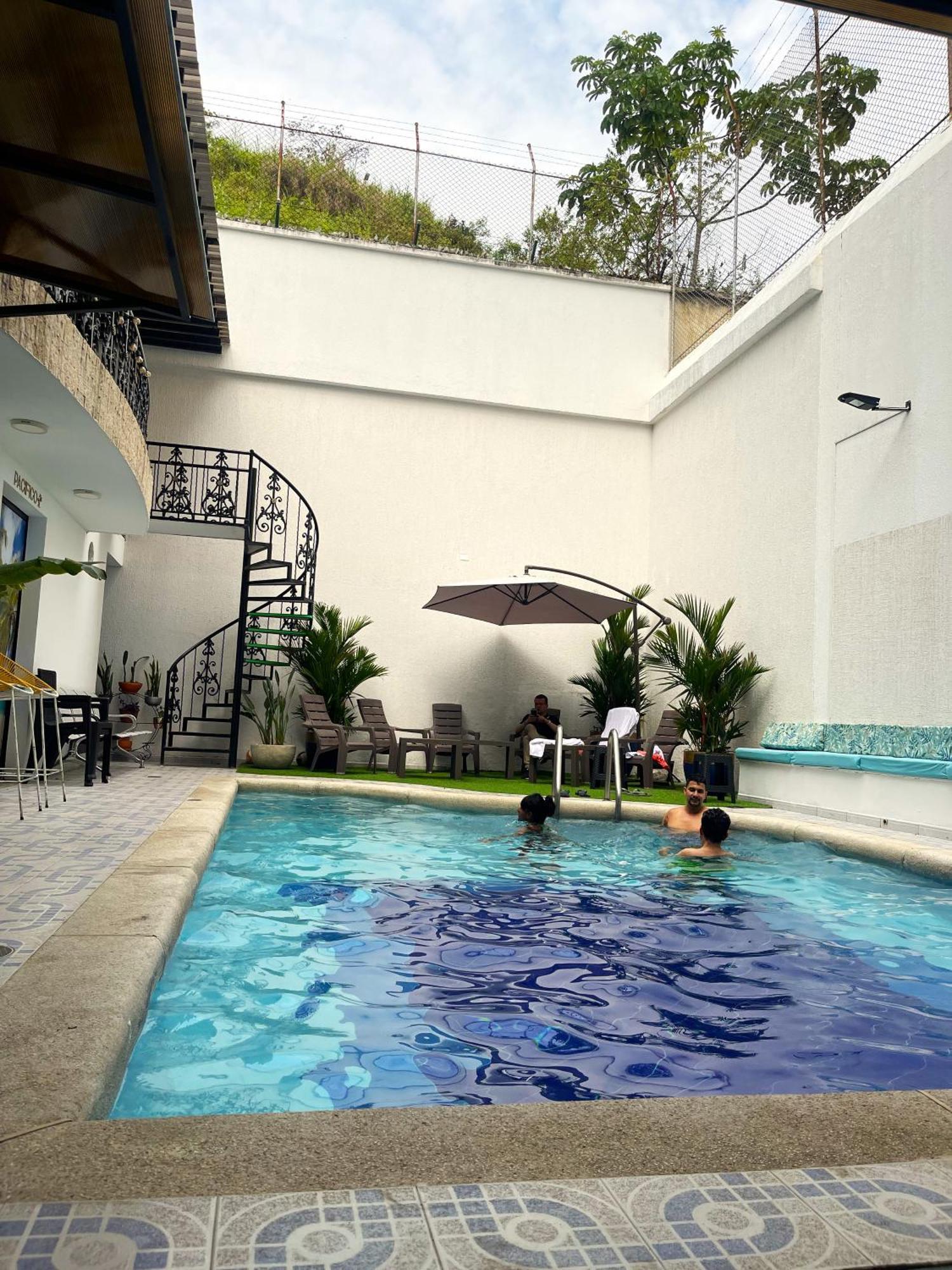 Hostal The View & Lounge Cali