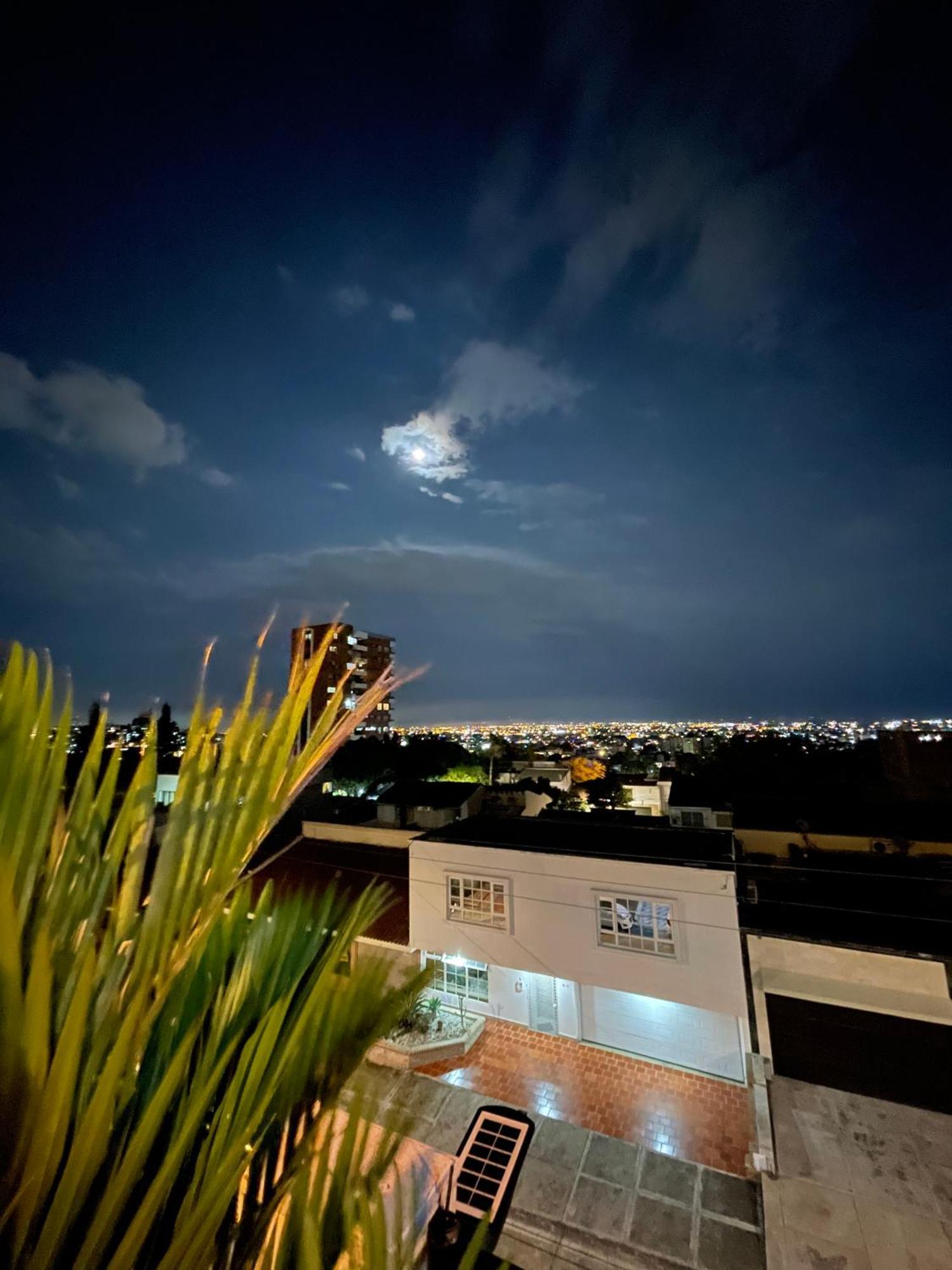 Hostal The View & Lounge Cali