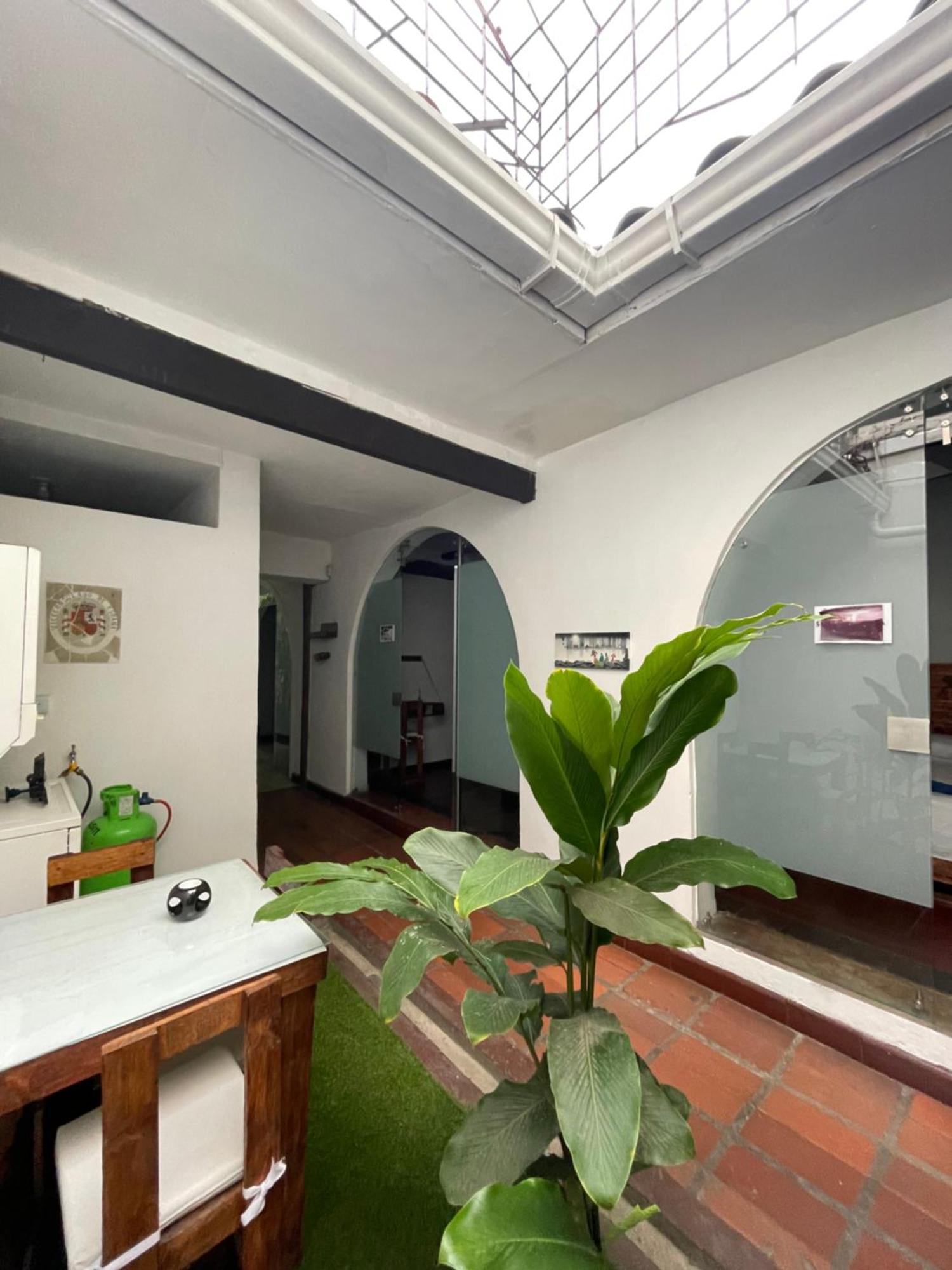 Habitación en casa particular Casa Colonial En Pleno Centro Histórico De Cali- Se Alquila La Casa Entera 10 O 11 Personas O Por