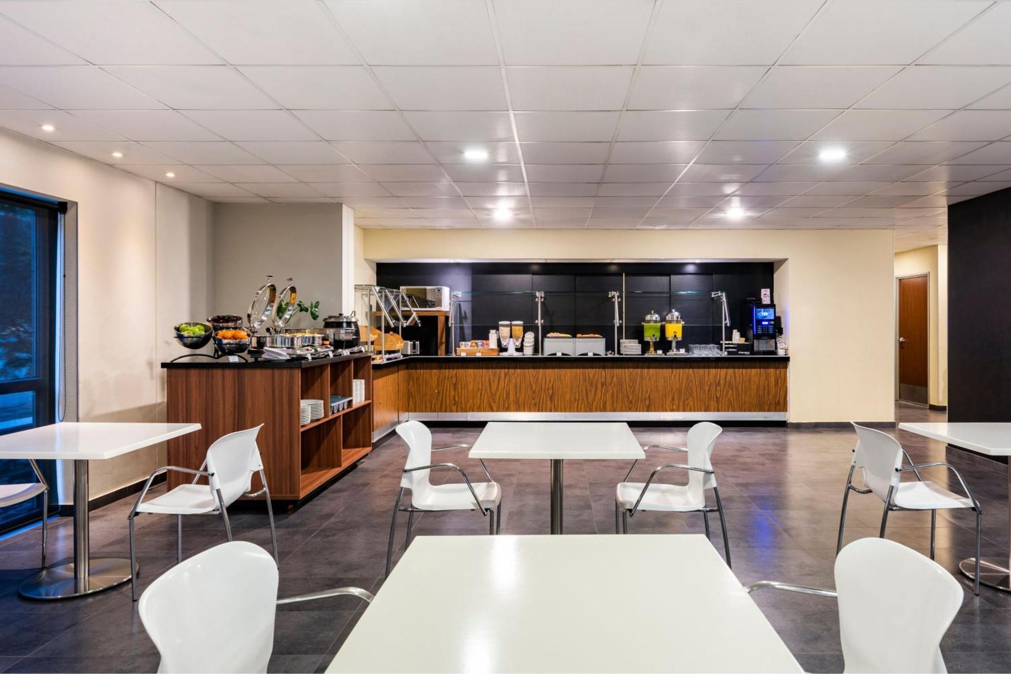 Hotel Express By Marriott Colombia Cali