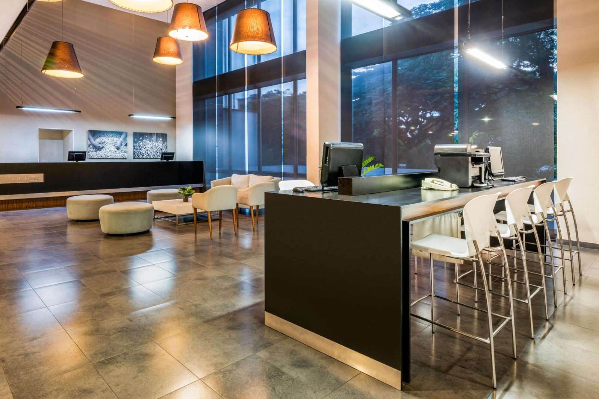 Hotel Express By Marriott Colombia Cali