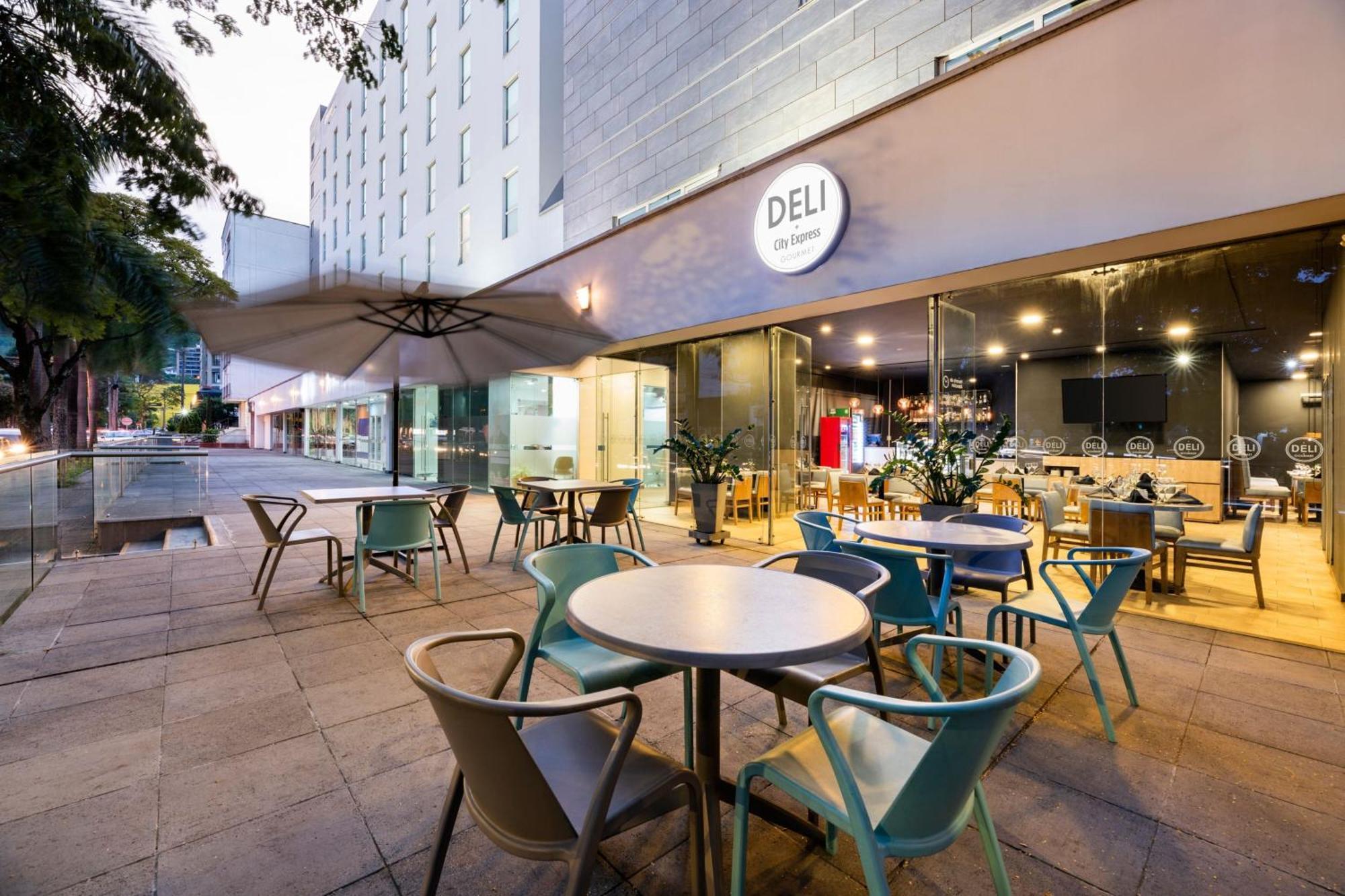 Hotel Express By Marriott Colombia