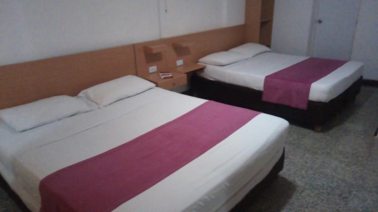 Del Oeste 2*