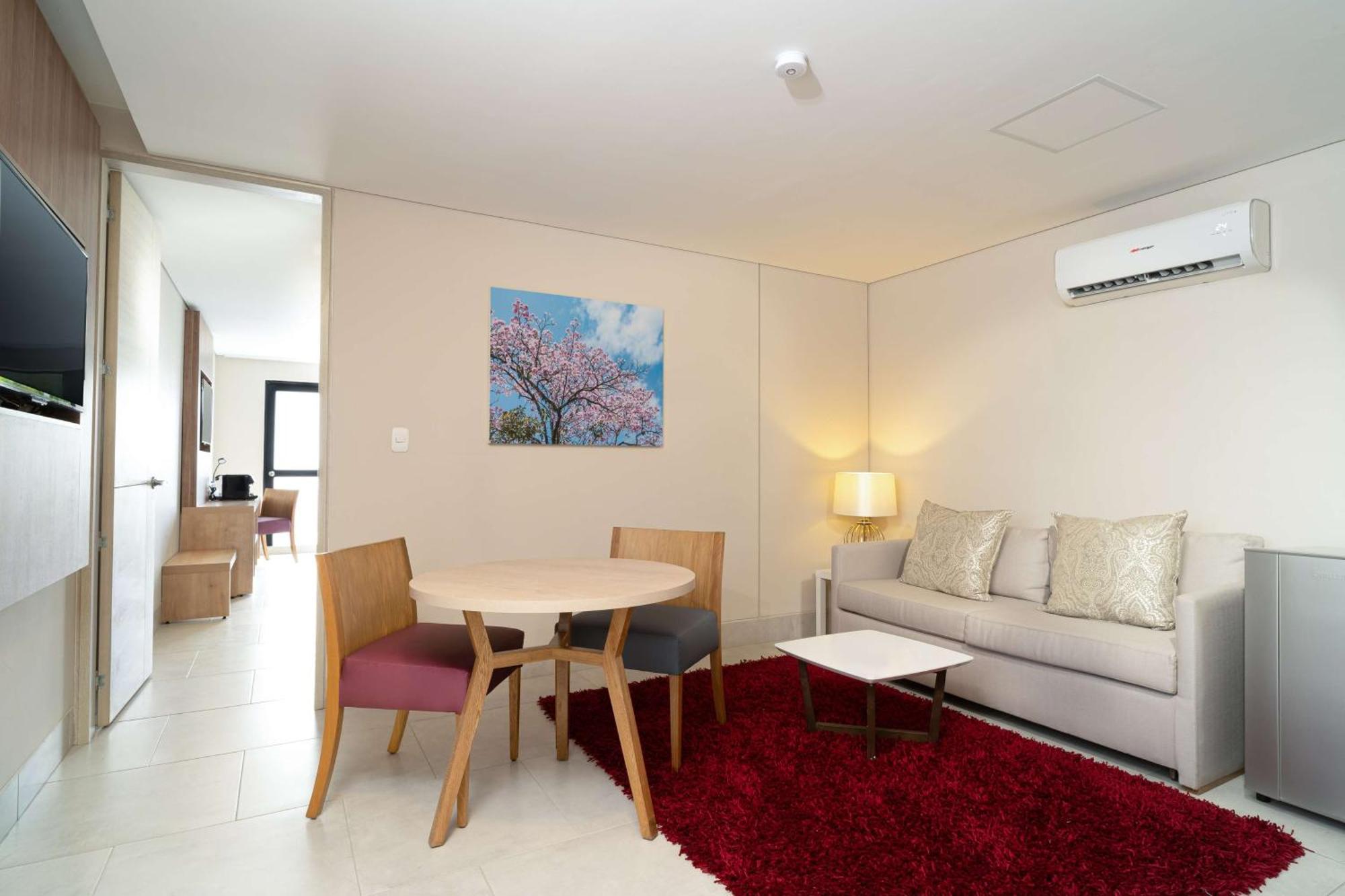 Hilton Garden Ciudad Jardin Hotel
