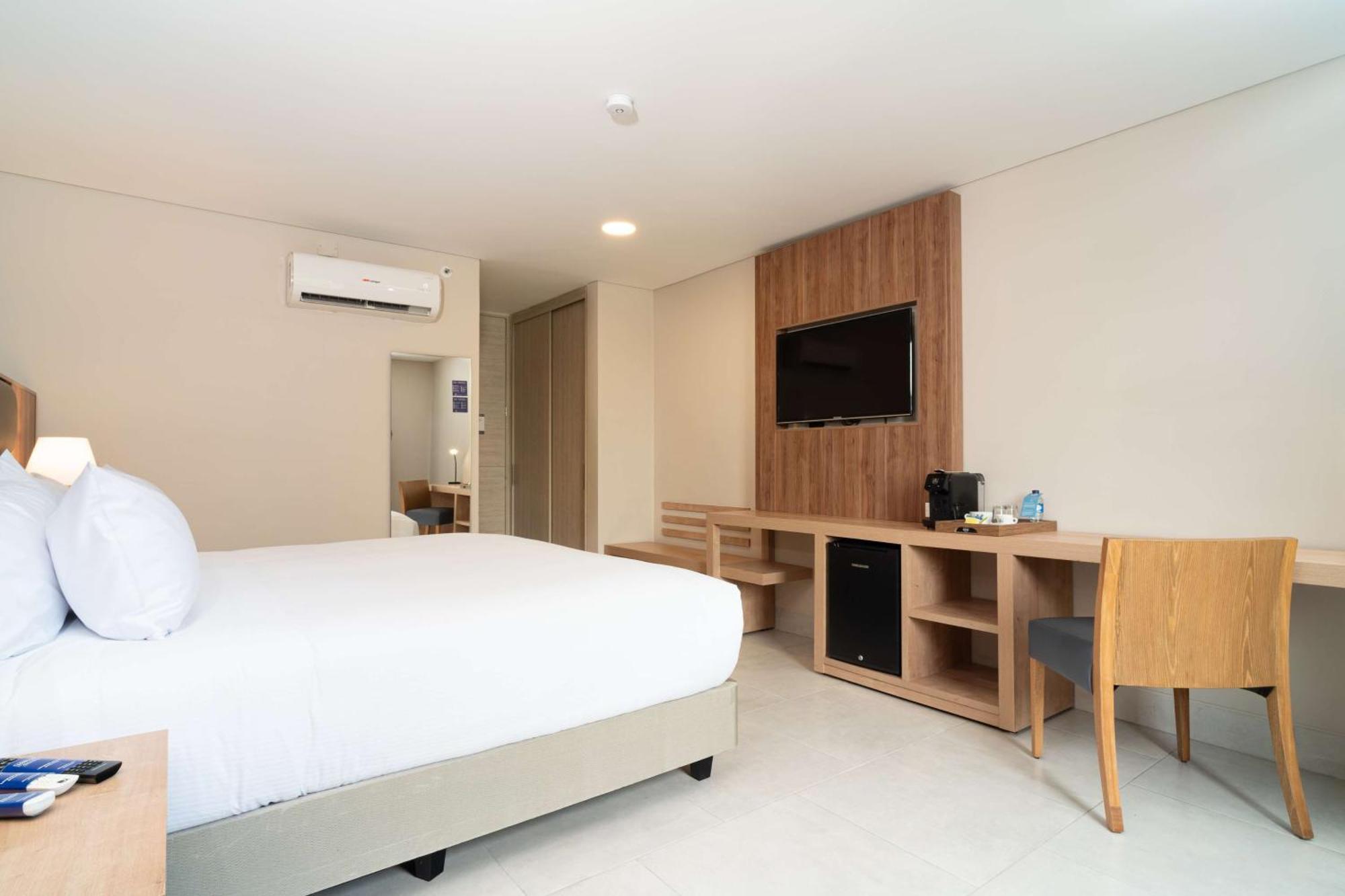 Hotel Hilton Garden Ciudad Jardin 4*