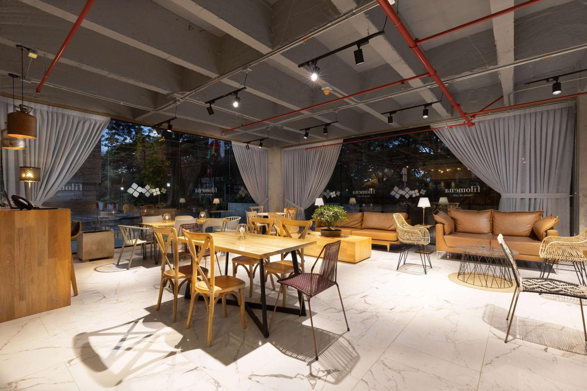 Hilton Garden Ciudad Jardin 4*