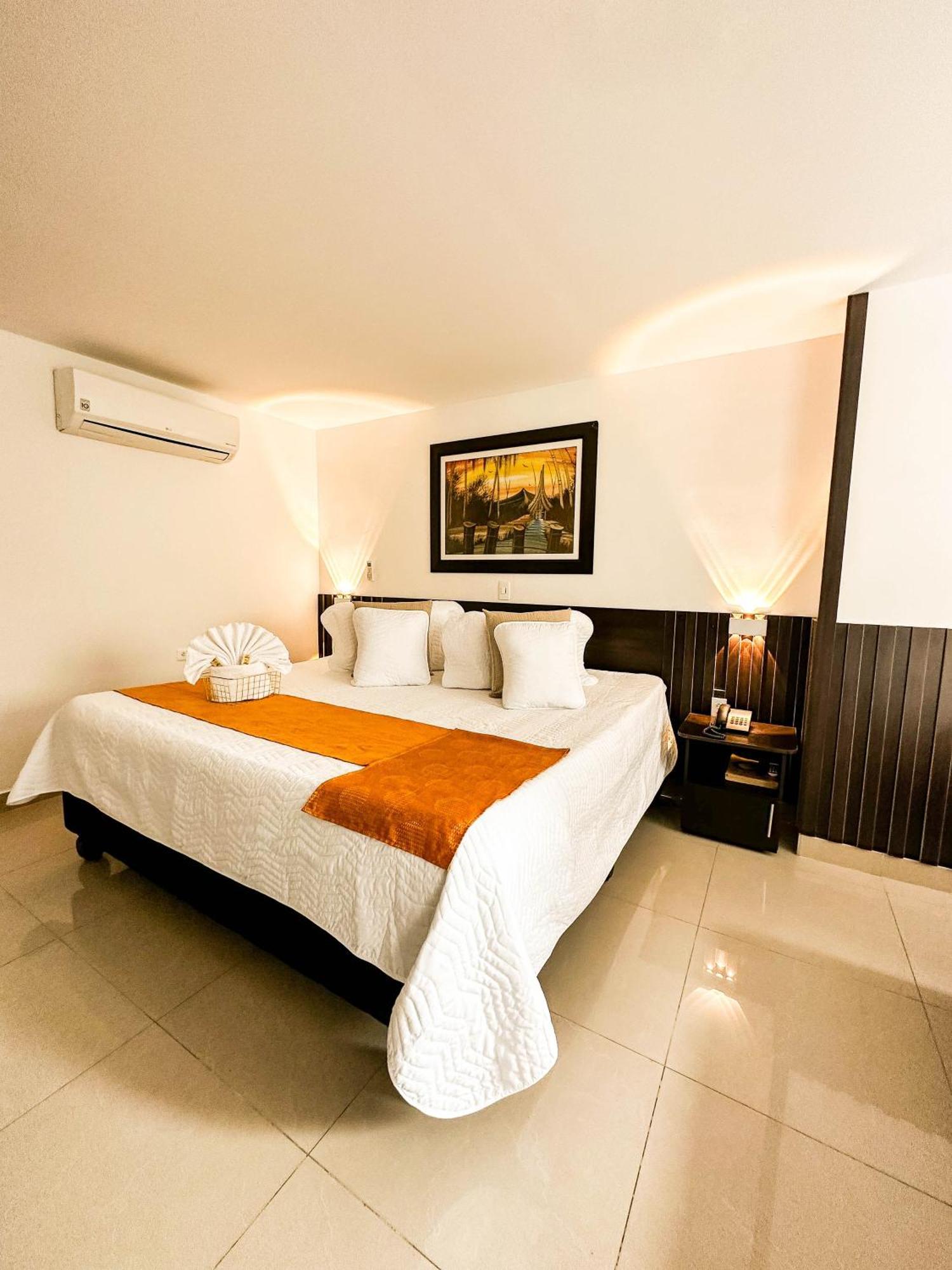 Sixth House Hotel 3*