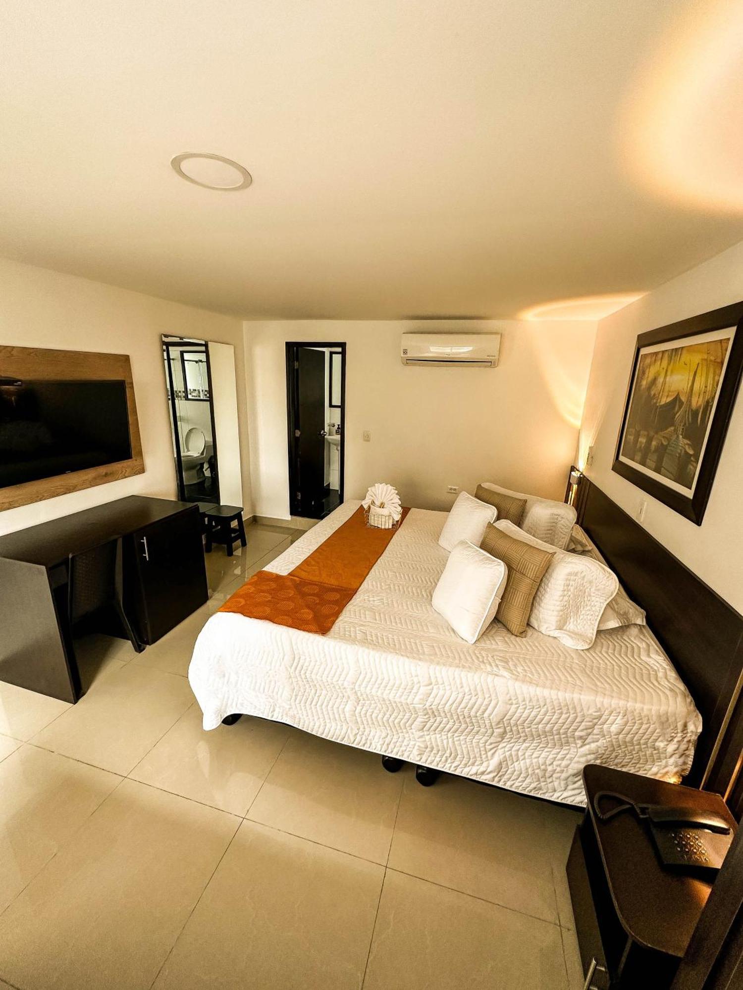 Hotel Sixth House