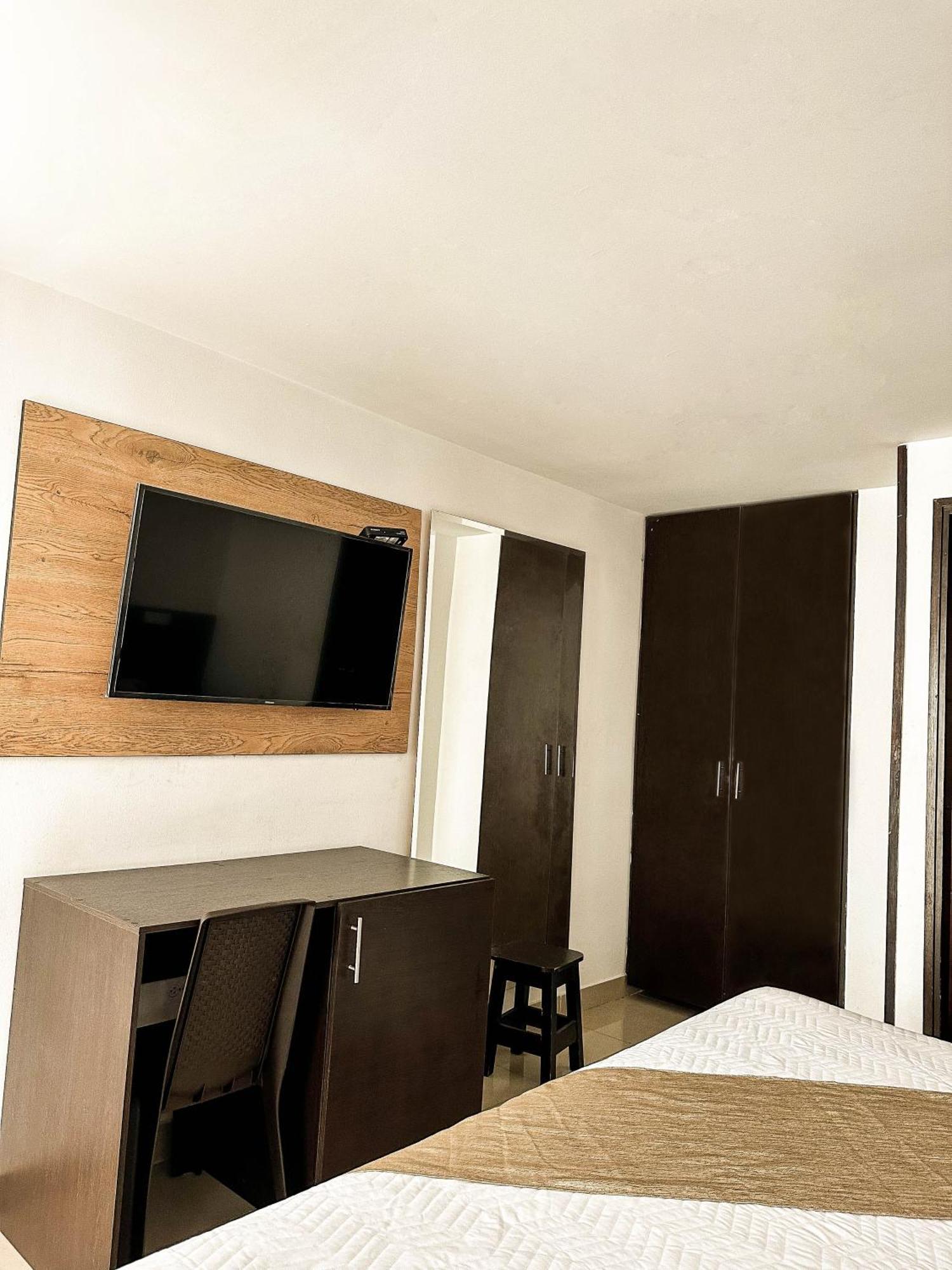Sixth House Hotel