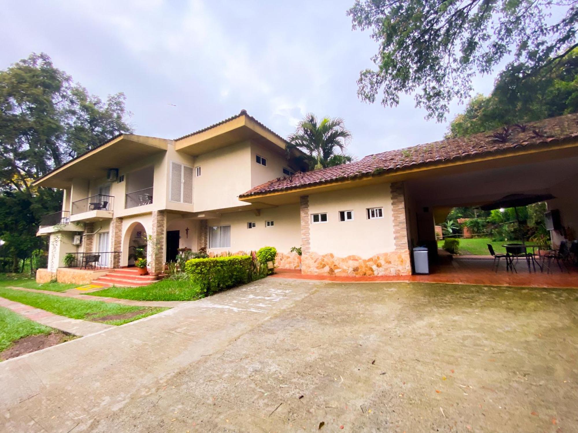 Hotel Campestre Santa Monica Pance 4*
