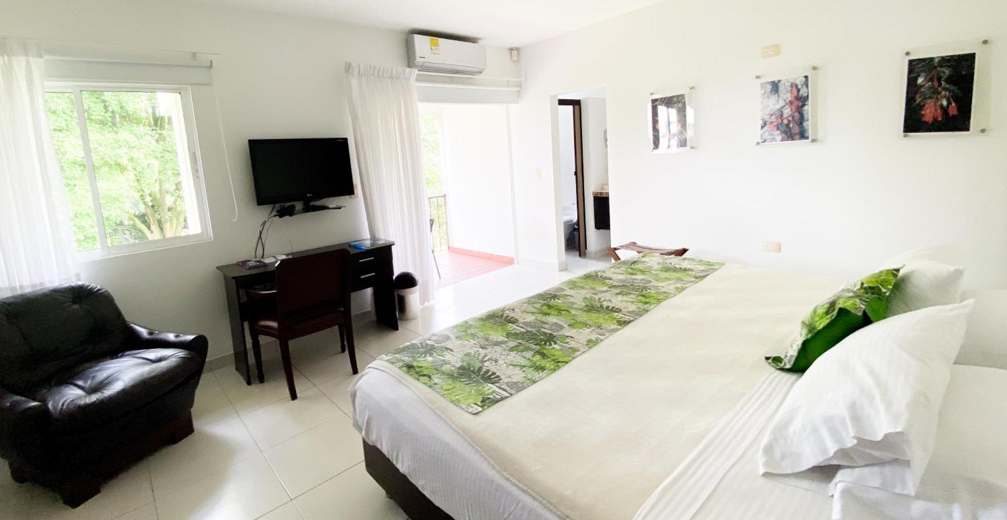 Campestre Santa Monica Pance 4*