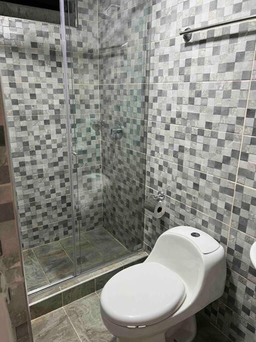 Apto De Lujo 101, 2 Hab 3 Banos Apartamento Cali
