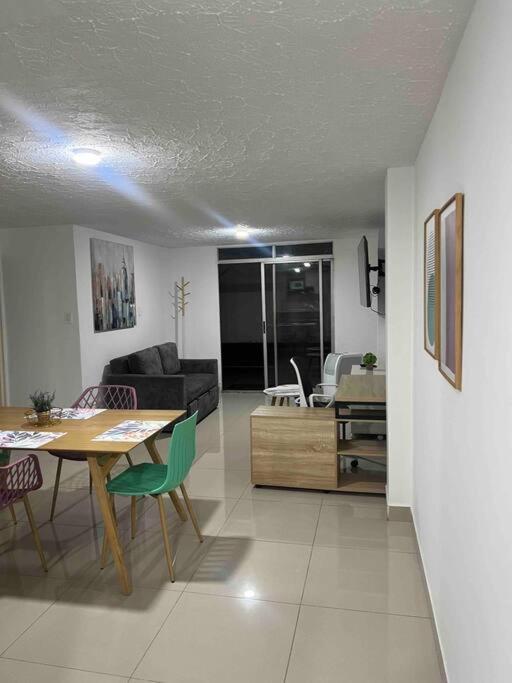 Apto De Lujo 101, 2 Hab 3 Banos Apartamento Cali