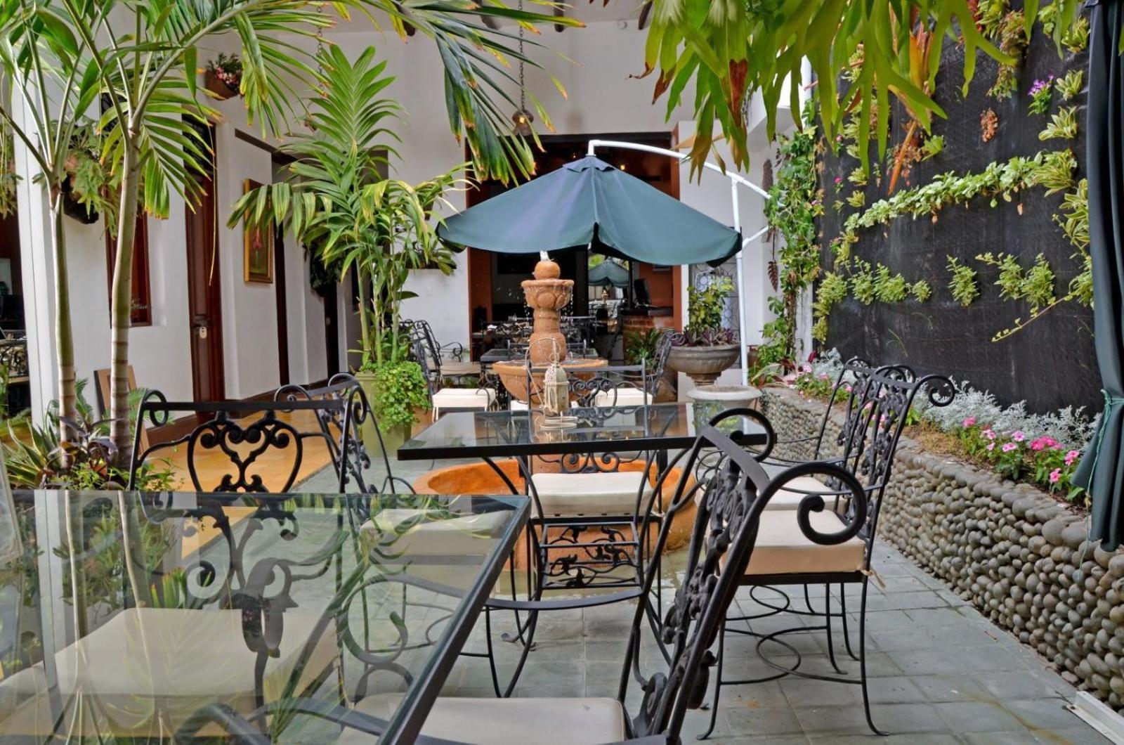 Boutique Porton De Granada 2*