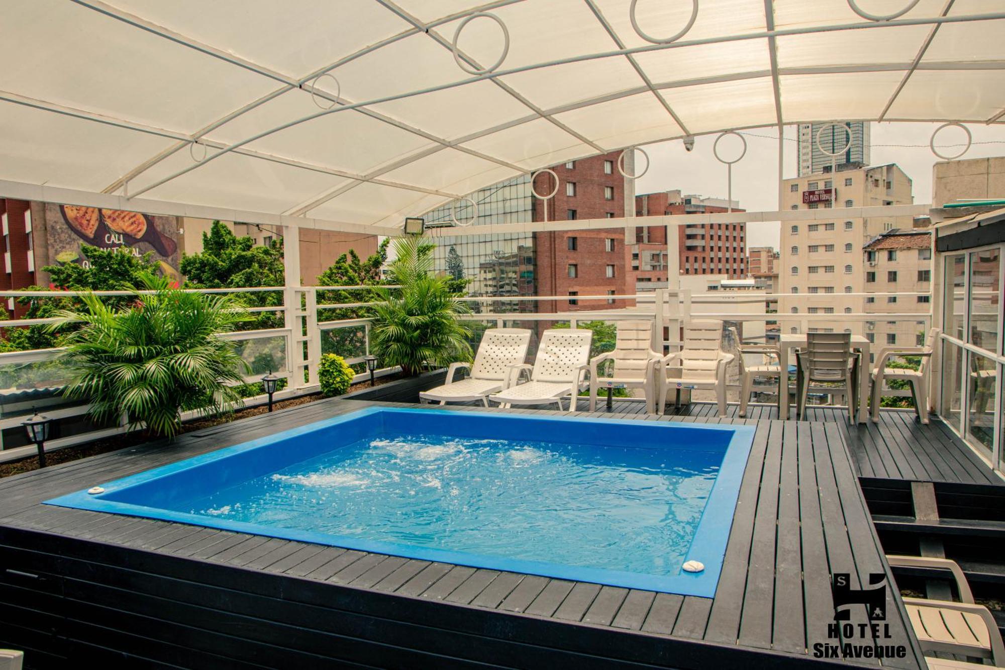 Hotel Six Avenue Cali