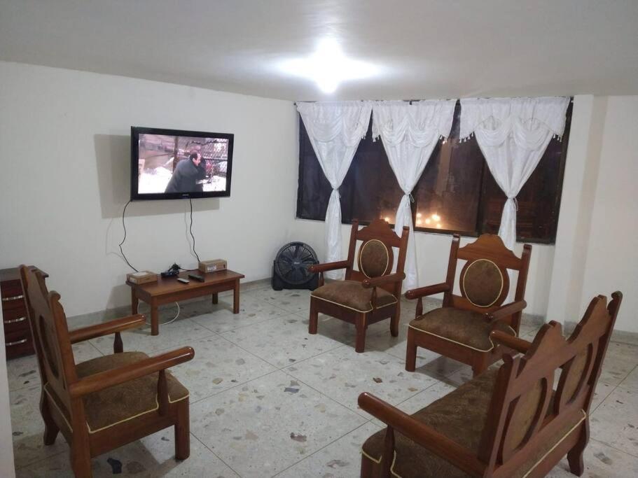 Zona Rosa Barrio Granada - Grande Y Comodo - Cozy Large Near Tourist Attractions