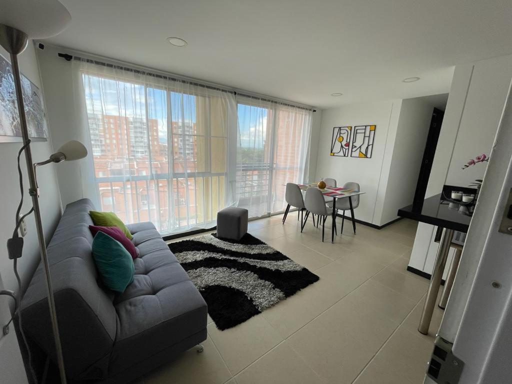 Apartamento 604-4 Apto Sur Ascensor Y Piscina A 5 Calles Del Mall Jardin Plaza Cali