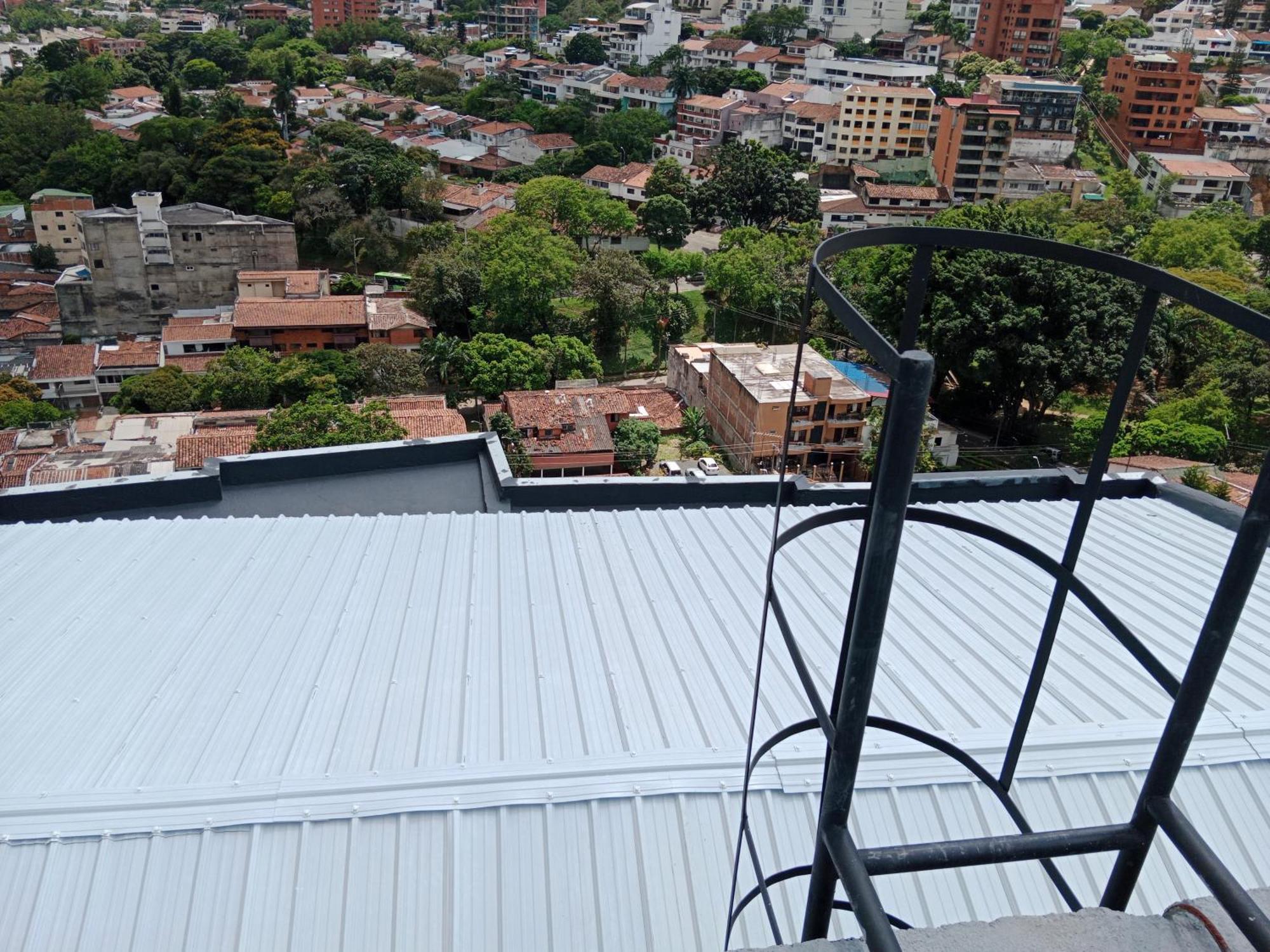 Apartamento 501-duplex Parking Private Gran Vista A 8 Min Del Norte Y Centro Cali