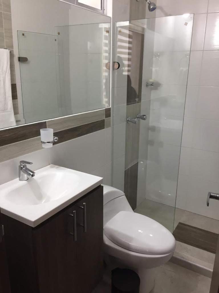 Apartamento 805-3 Depa Al Sur Elevador Parqueo Aa Balcon Pool *