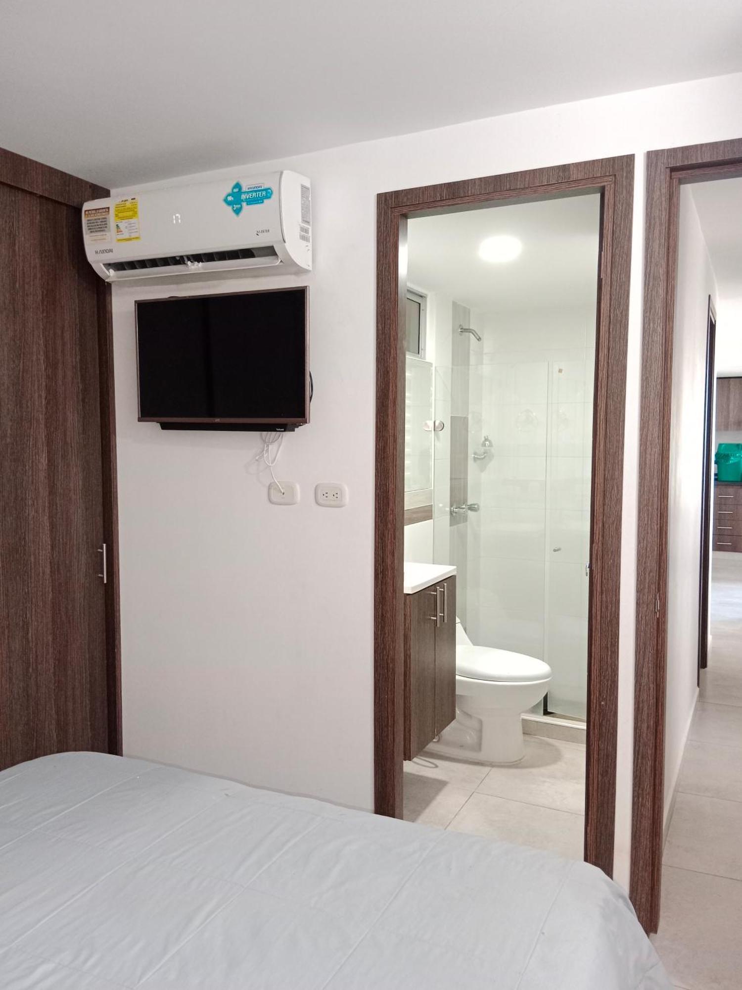 805-3 Depa Al Sur Elevador Parqueo Aa Balcon Pool *