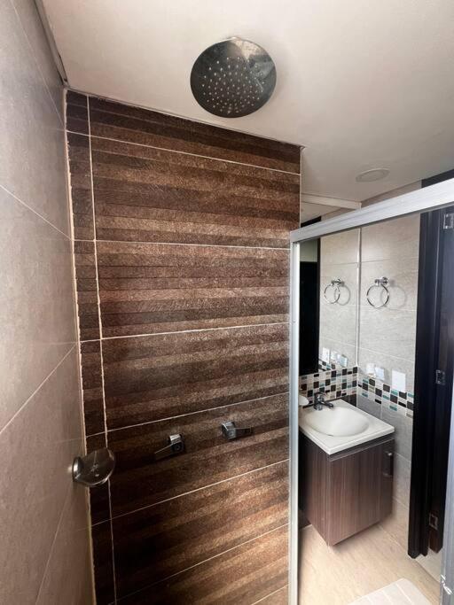 Hermoso Y Tranquilo Apto Piso 10 Sur Con 2 Aires Acondicionados