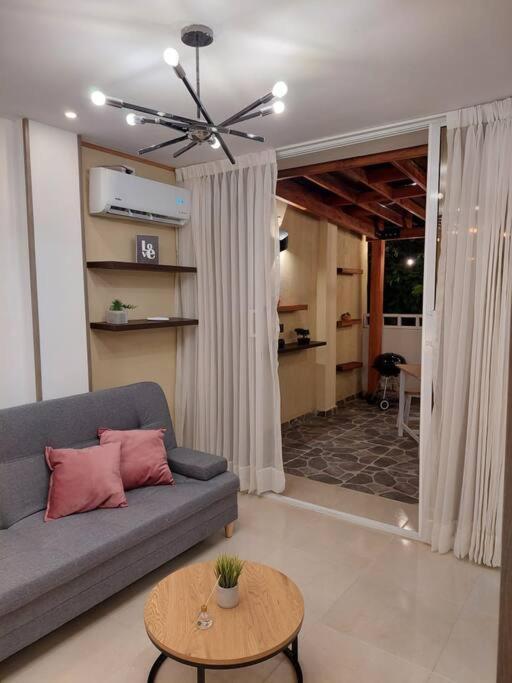 Moderno Aptartamento, Terraza Con Jacuzzi Privado Apartamento *