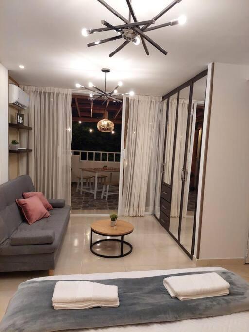 Moderno Aptartamento, Terraza Con Jacuzzi Privado Apartamento Cali