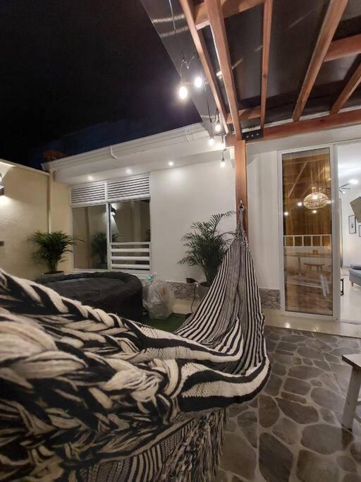 Apartamento Moderno Aptartamento, Terraza Con Jacuzzi Privado Cali