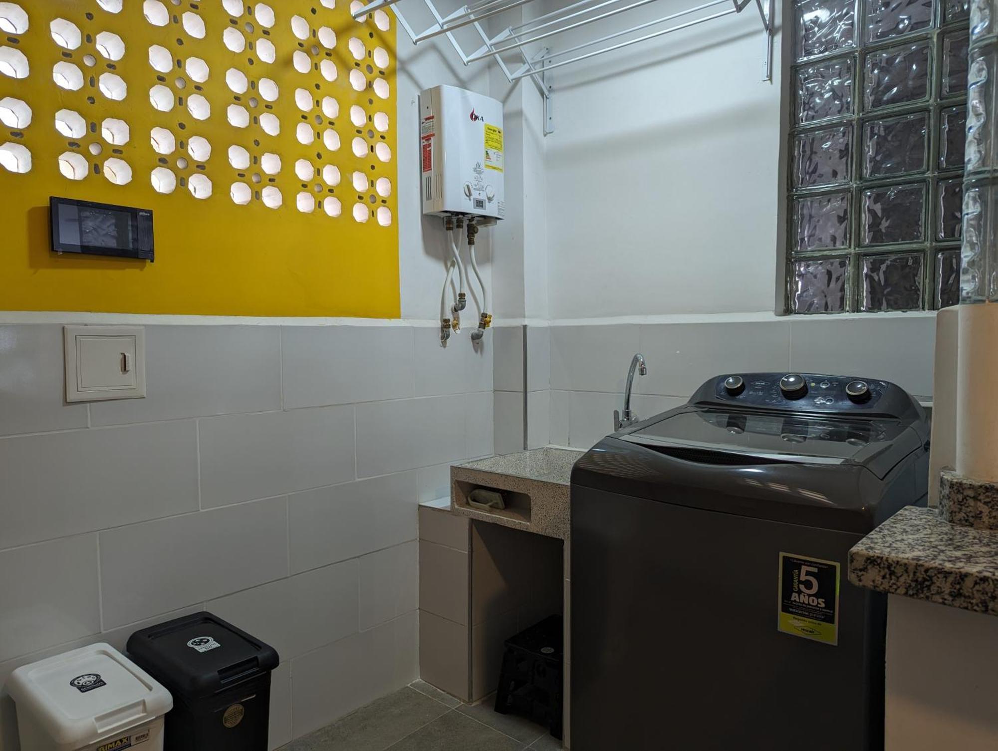 Apartamento Juanambu Acogedor Con Parqueo Gratis *