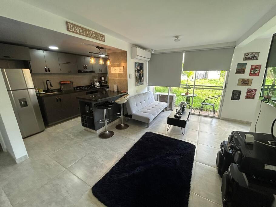 Apartment Lujoso Apto 5 Min De Clinica Valle De Lili Y Cc Jardin Plaza, 2103 Cali