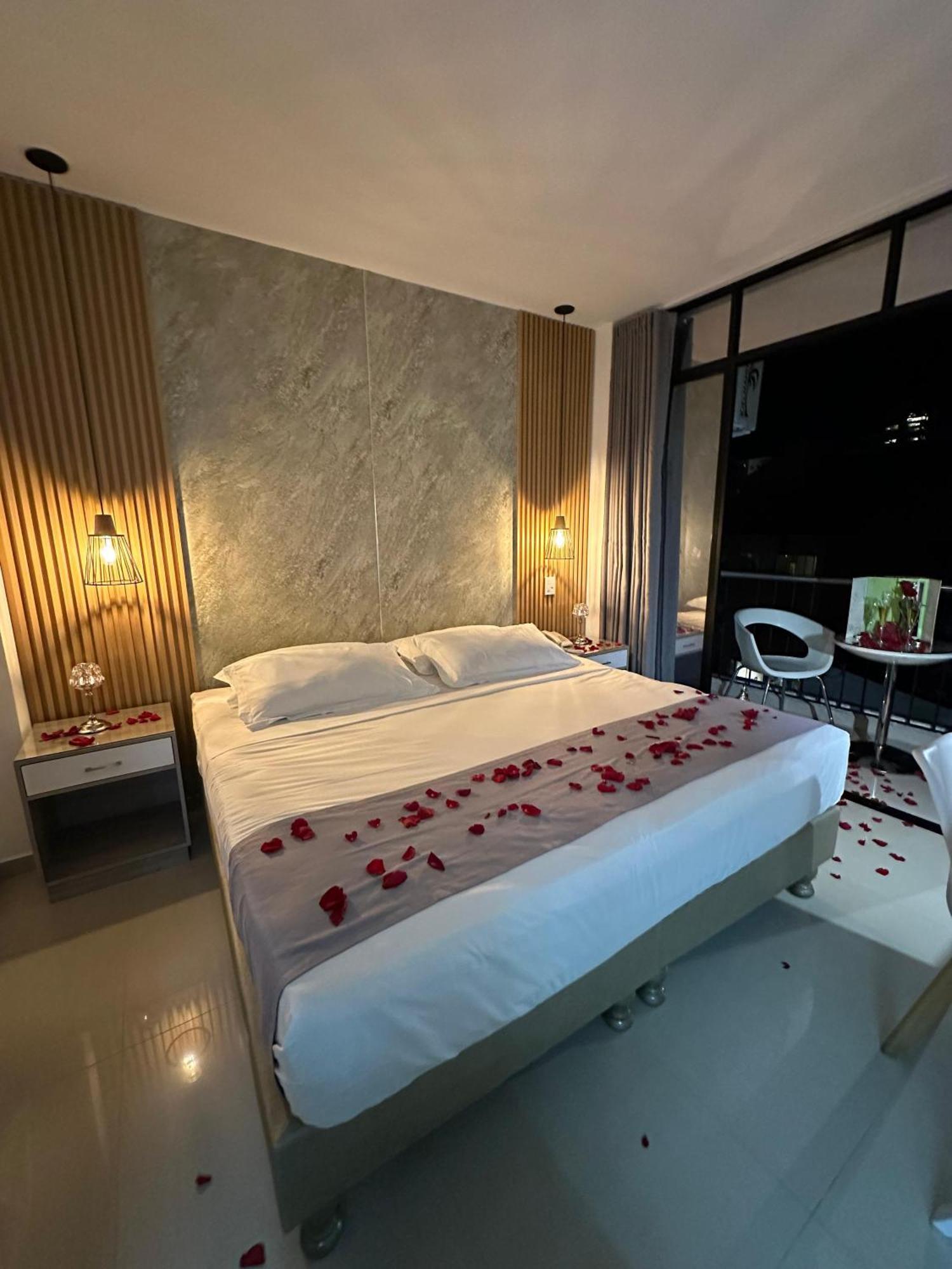 On Apartasuites Apartahotel 4*