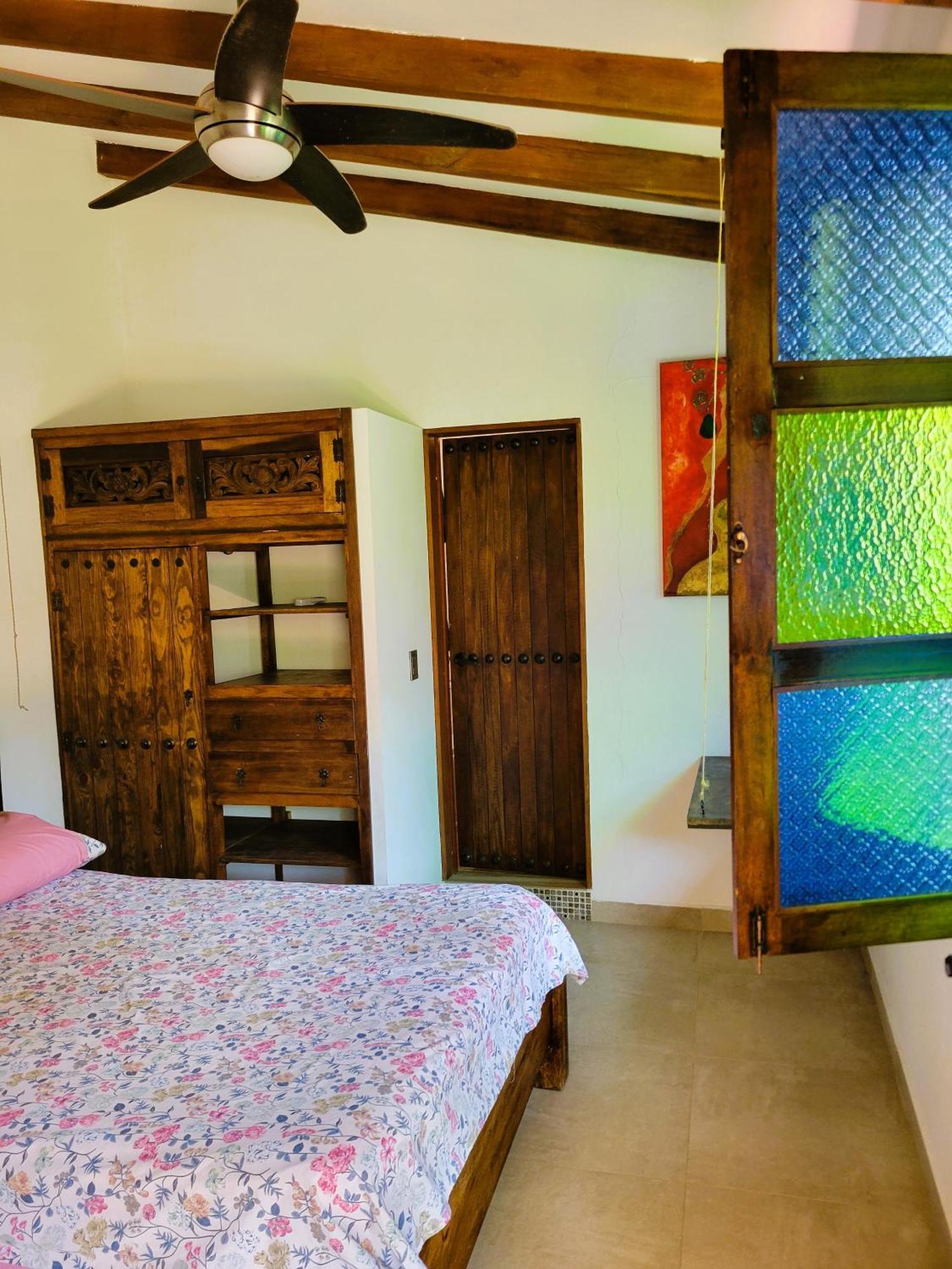Pensión Beautiful Double Room, Private Bathroom, Garden *