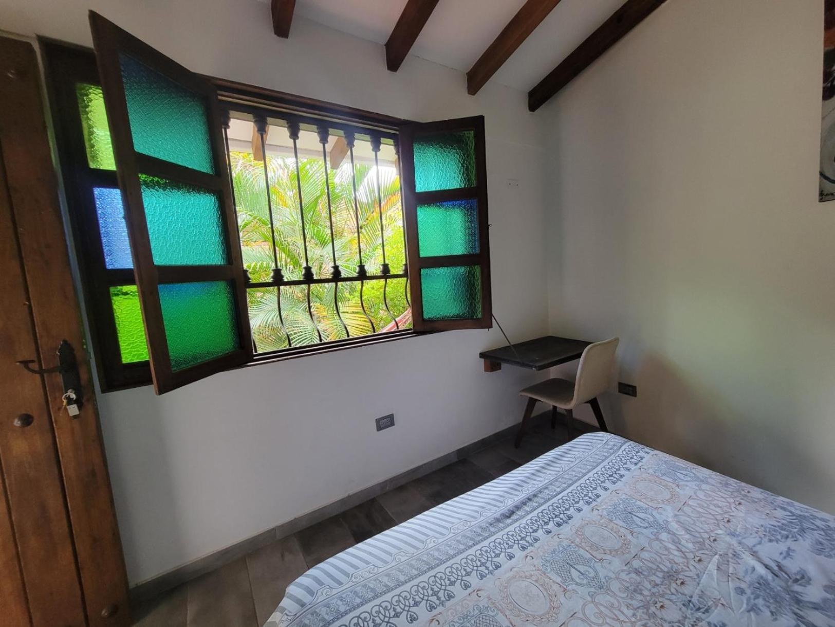 Beautiful Double Room, Private Bathroom, Garden *