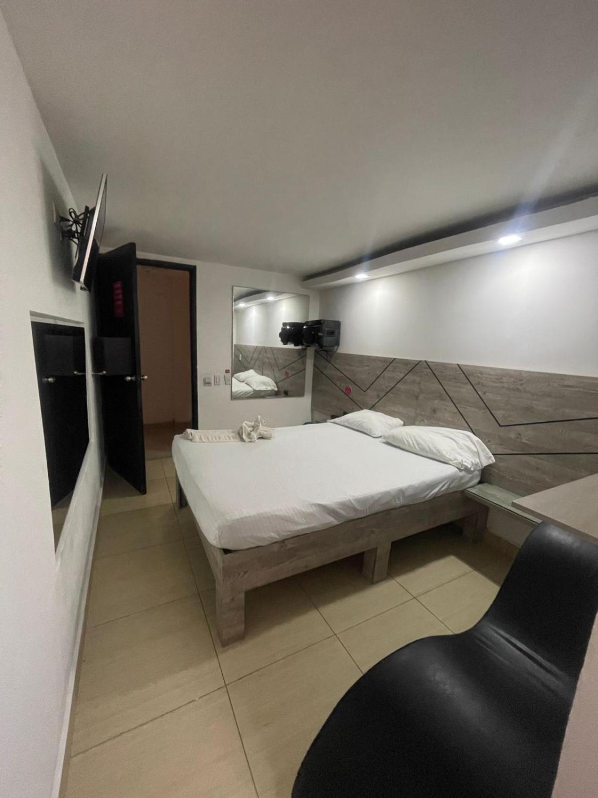 Caramelo Hotel del amor