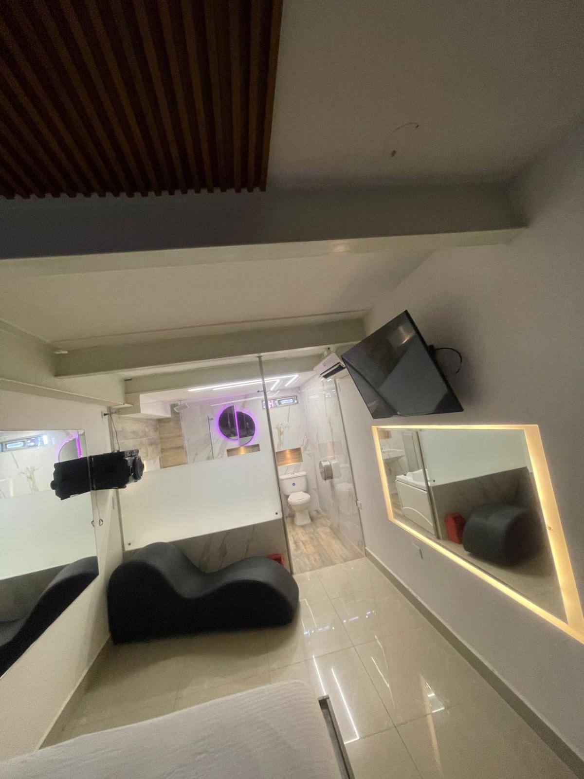 Caramelo Hotel del amor *