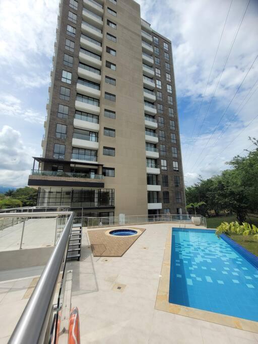 Apartamento Piso 4-04 Sector Pance Apto Luxury Cali