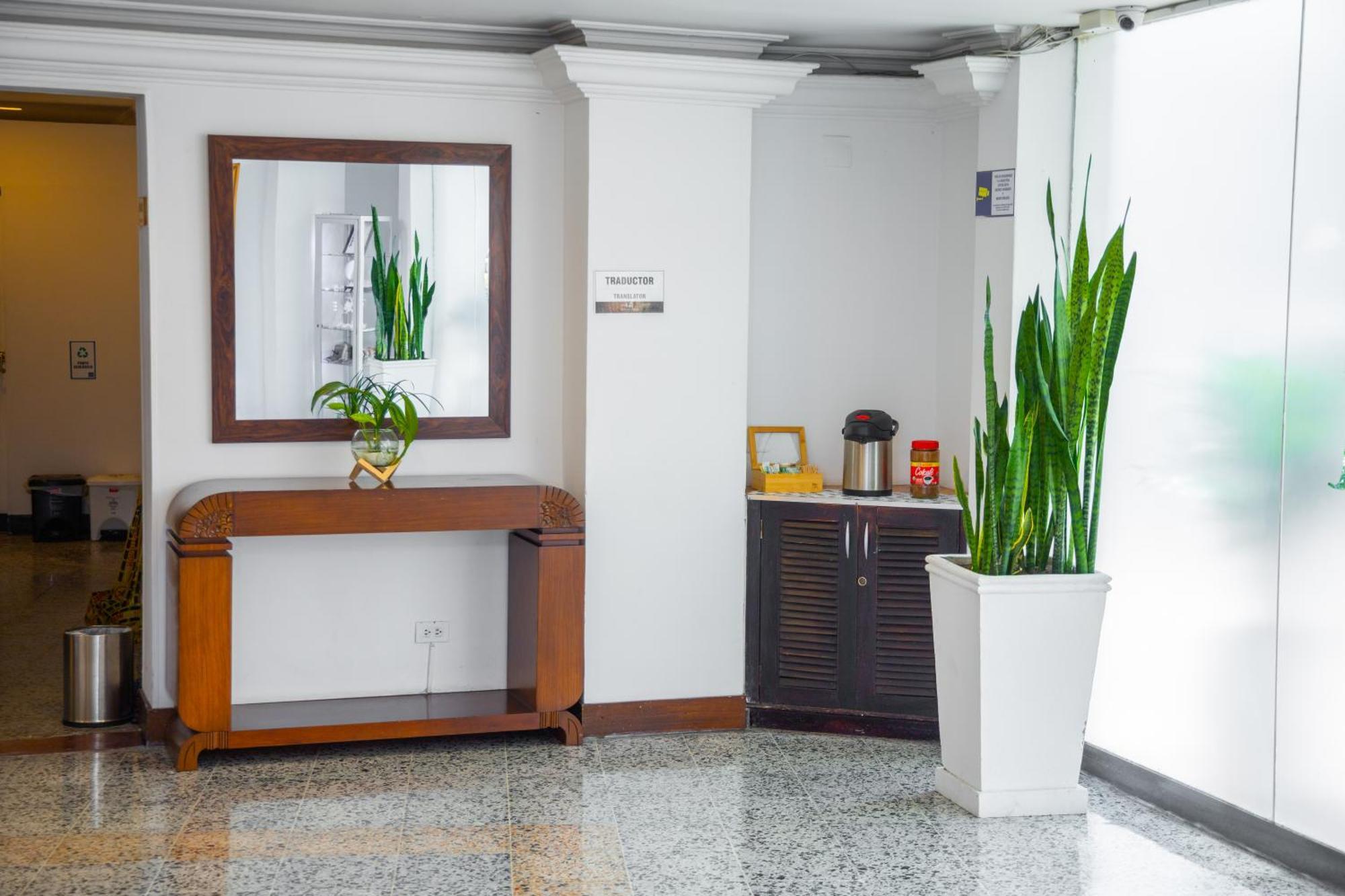 Hotel Granada Real
