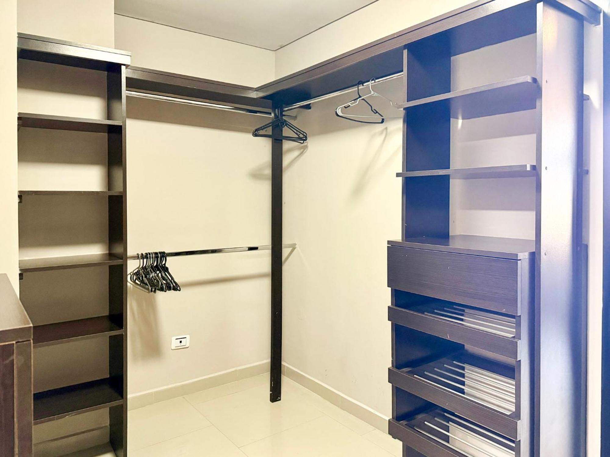 Amplio Y De Lujo En El Oeste Apartamento