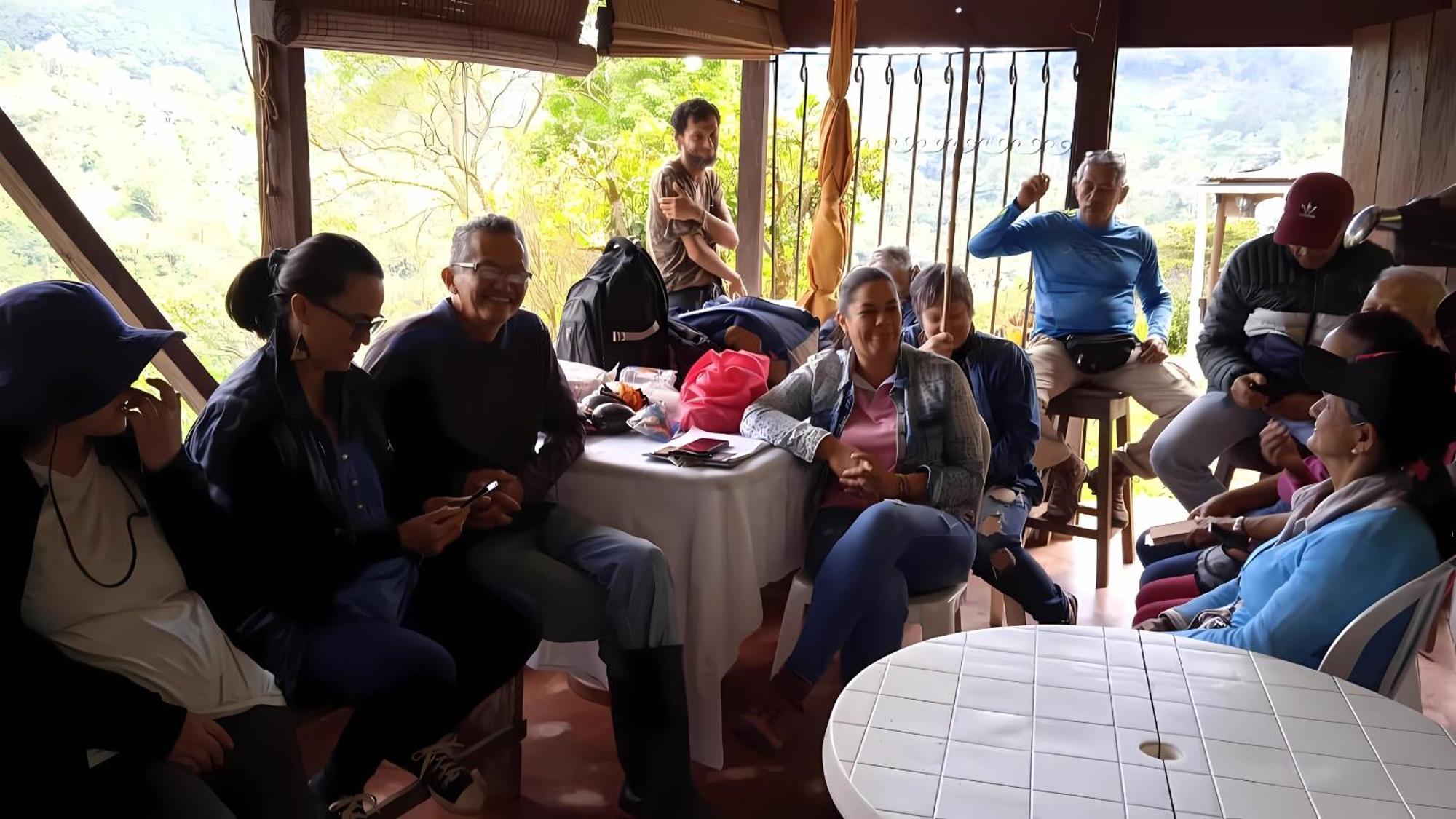 Felidia-corregimiento De La Leonera Vereda El Porvenir El Eden Сasa de vacaciones Cali