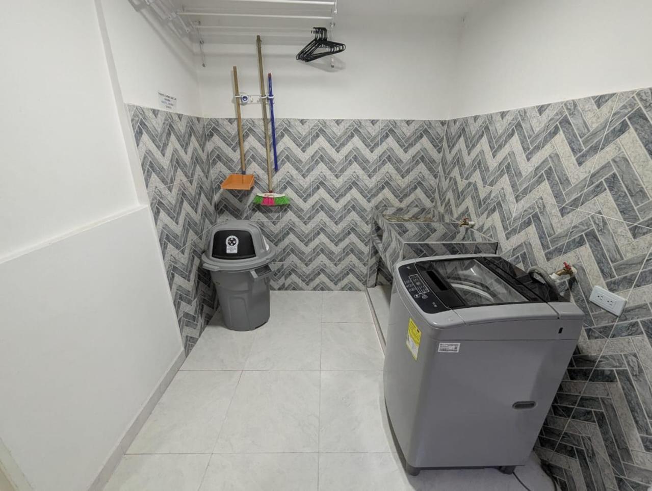 Apartamento Supremamente Espacioso 2do Piso *