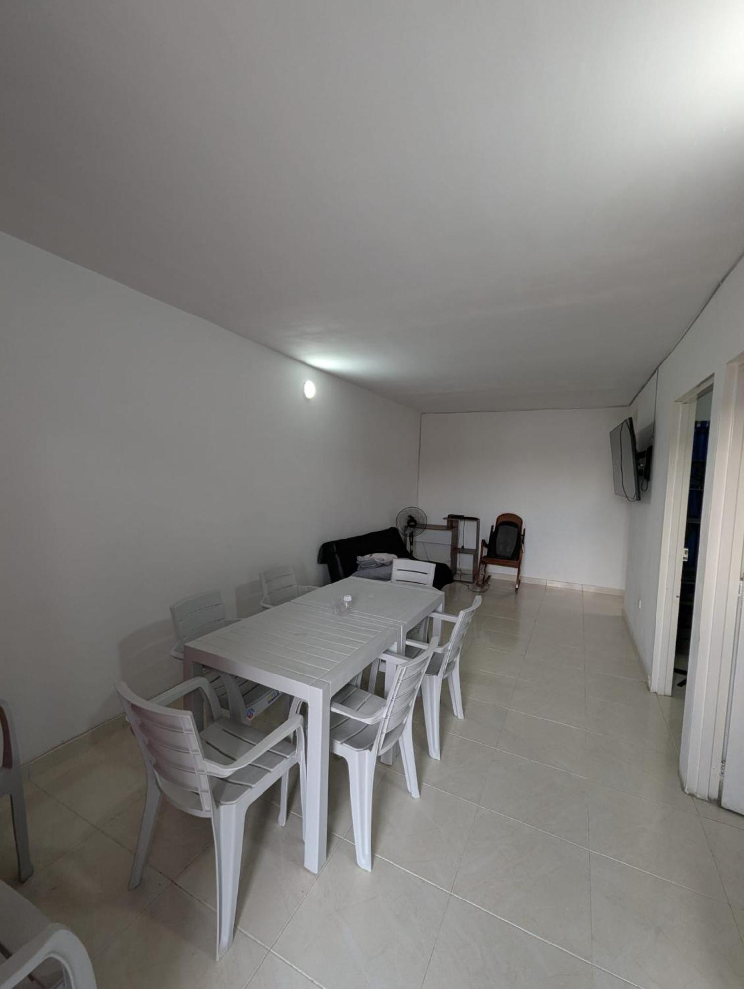 Supremely Spacious For Rent Apartamento *
