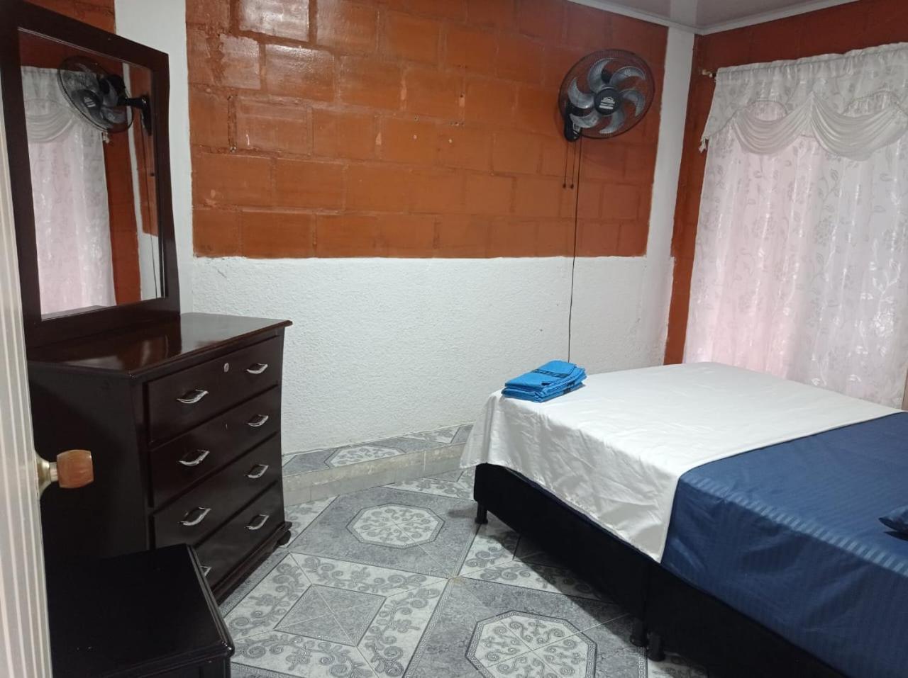 Acogedora Casa Ideal Grupos Grandes Сasa de vacaciones Cali