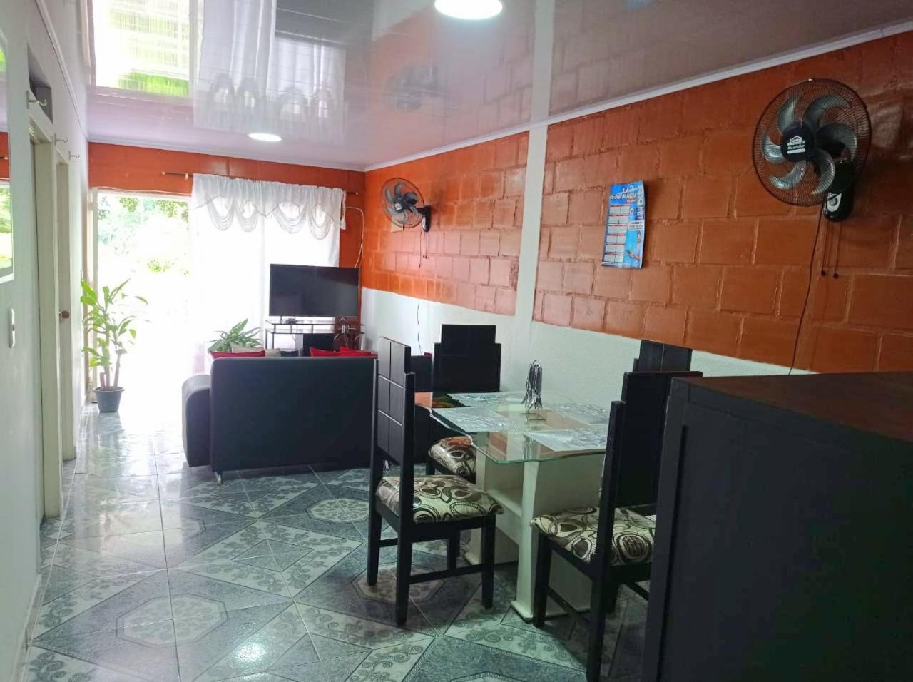 Acogedora Casa Ideal Grupos Grandes Cali