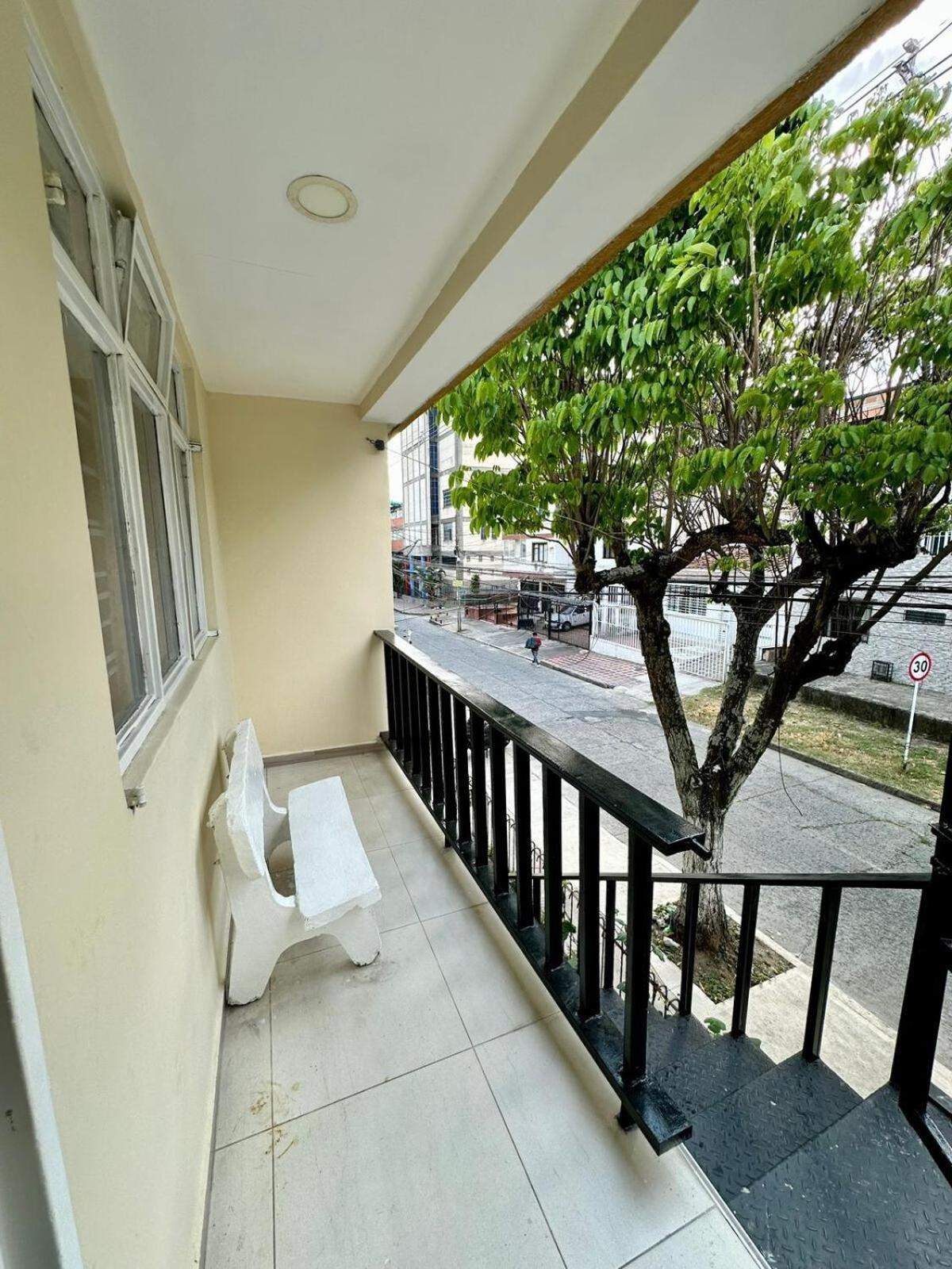 Apartamento 202 - *