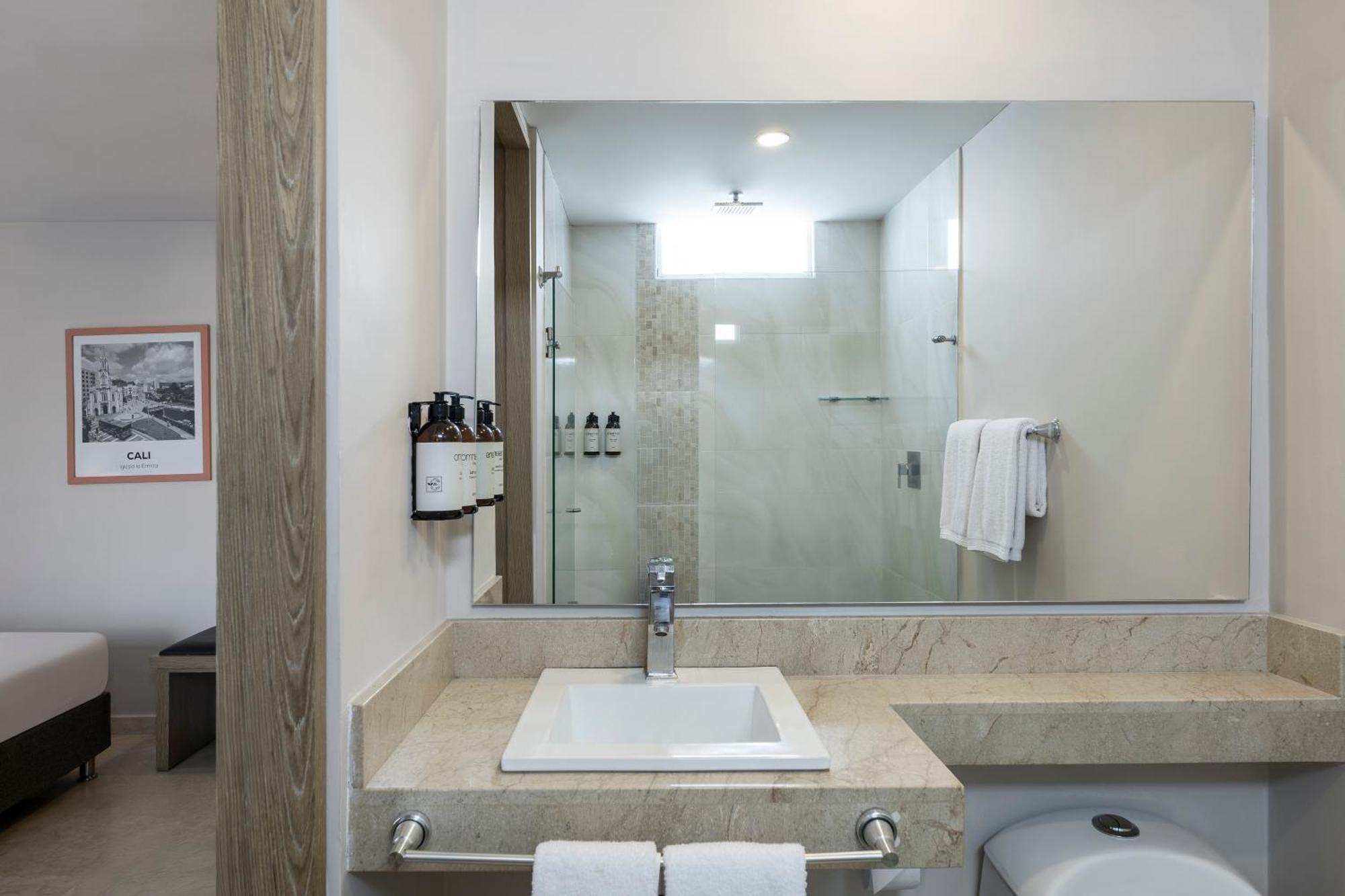 Hotel Ms Ciudad Jardin Cali